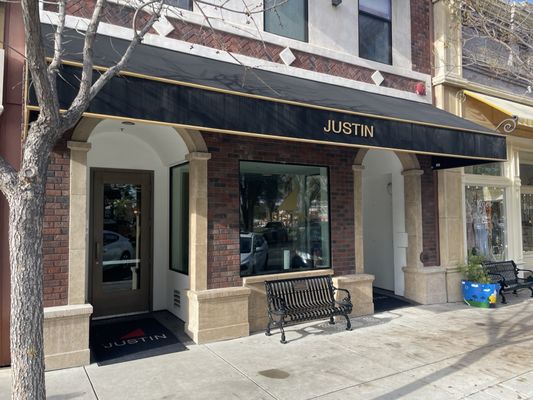JUSTIN Downtown Tasting Room by null