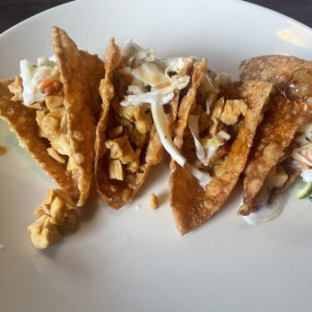 Applebee's Grill + Bar - Wonton Tacos kinda stale - Sports Bars Near Me - Wilmington, Delaware