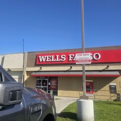 Wells Fargo Bank - STAY AWAY