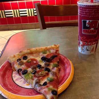 LA Italian Kitchen - Combo slice and raspberry iced tea - Italian Near Me - Modesto, California LA Italian Kitchen - Combo slice and raspberry iced tea - Italian Near Me - Modesto, California