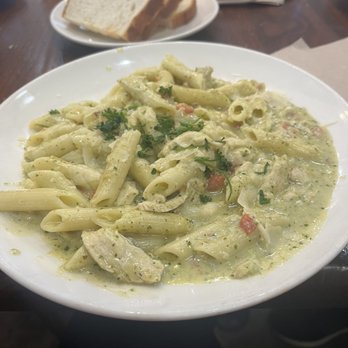 la Madeleine - Chicken pesto pasta - Bakeries Near Me - katy, Texas la Madeleine - Chicken pesto pasta - Bakeries Near Me - katy, Texas