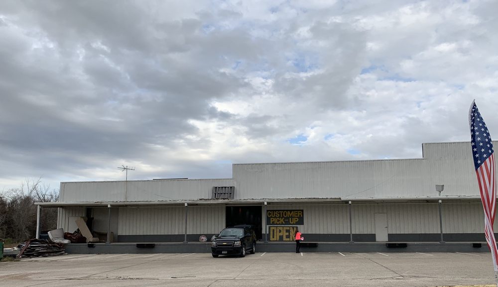 FURNITURE CLEARANCE CENTER Updated September 2024 13401 Gulf Fwy