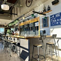 Schoolhouse Brewery - Bar area