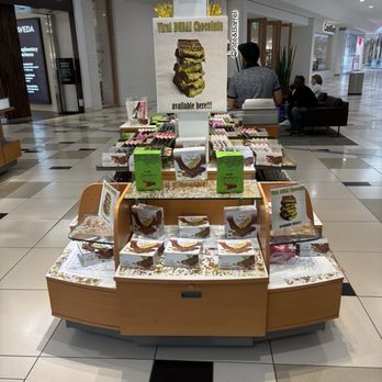 Twelve Oaks Mall - Shopping Centers Near Me - Novi, Michigan