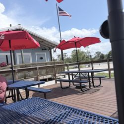 King's Seafood - Outdoor seating