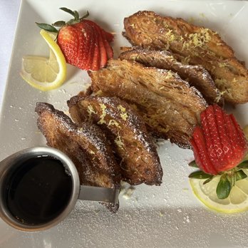 Baxters Restaurant & Bar - Croissant French Toast - Bars Near Me - Benicia, California