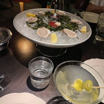 Trivoli Tavern - Oysters, dirty martini - American Near Me - Chicago, Illinois Trivoli Tavern - Oysters, dirty martini - American Near Me - Chicago, Illinois