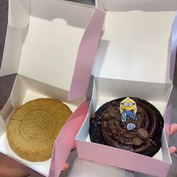 Crumbl - Milpitas - Mooncake and Dirt Cake! - Bakeries Near Me - Milpitas, California