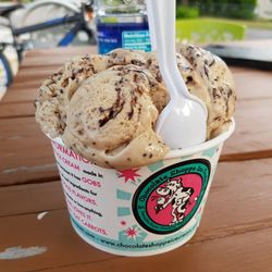 Minnehaha Scoop - 2 Scoops, $6: moose tracks & birthday cake (on bottom, not shown)