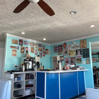 Mom's Cafe - I - Breakfast & Brunch Near Me - Sooke, British Columbia Mom's Cafe - I - Breakfast & Brunch Near Me - Sooke, British Columbia
