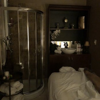 Mandara Spa - Spa/massage room - Day Spas Near Me - Vaughan, Ontario Mandara Spa - Spa/massage room - Day Spas Near Me - Vaughan, Ontario