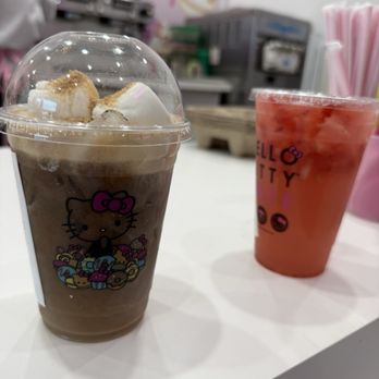 Hello Kitty Cafe - S'mores Coffee and Strawberry Lemonade - Themed Cafes Near Me - Santa Clara, California