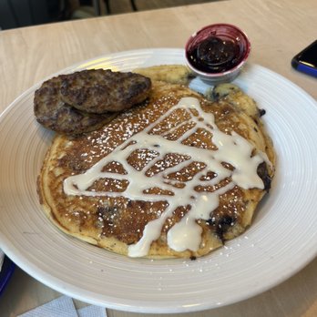 Bowerman's On 8th - Blueberry pancakes - Cafes Near Me - Holland, Michigan