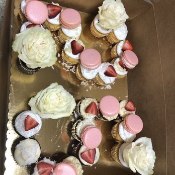 Moreno Bakery - And this is what they tried to give me that I had paid in advance $140. - Bakeries Near Me - Brandon, Florida Moreno Bakery - And this is what they tried to give me that I had paid in advance $140. - Bakeries Near Me - Brandon, Florida