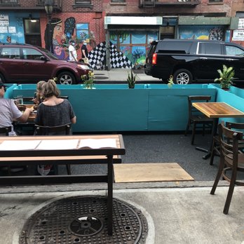 Karazishi Botan - Street side dining - Ramen Near Me - Brooklyn, New York