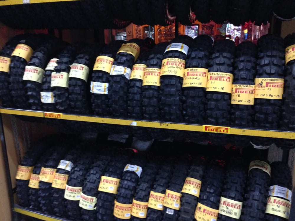 Llantas Carlos Lorca Valdés