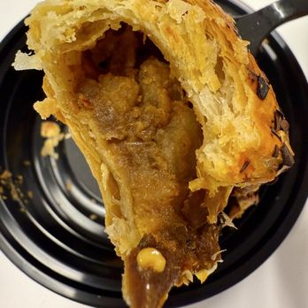 Pista House Torrance - Aloo Chili Puff (spicy potato stuffed in layered patty, topped with chilli flakes); IG: @katzlundell - Indian Near Me - Torrance, California Pista House Torrance - Aloo Chili Puff (spicy potato stuffed in layered patty, topped with chilli flakes); IG: @katzlundell - Indian Near Me - Torrance, California