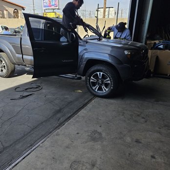 Auto Glass World - The process - Auto Glass Services Near Me - North Hills, California Auto Glass World - The process - Auto Glass Services Near Me - North Hills, California