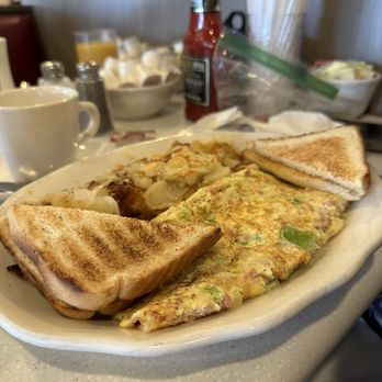 Round The Clock Diner - Western Omelet - Diners Near Me - York, Pennsylvania Round The Clock Diner - Western Omelet - Diners Near Me - York, Pennsylvania