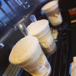 Mingo's Sports Bar & Grill - Root beer Float w/ Absolut Vanilla