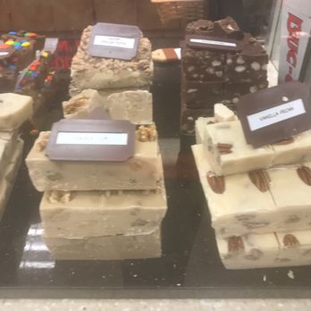 Buc-ee's - Gas Stations Near Me - Madisonville, Texas