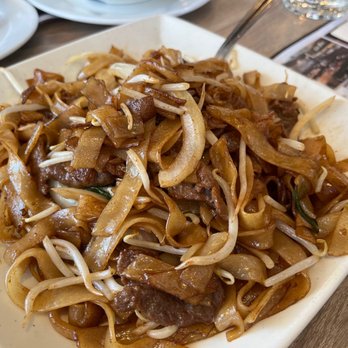 Arcadia Garden Cafe - Fried rice noodles with beef - Chinese Near Me - Arcadia, California Arcadia Garden Cafe - Fried rice noodles with beef - Chinese Near Me - Arcadia, California