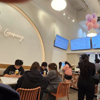 Tea Leaf and Creamery - Inside - Desserts Near Me - Tucson, Arizona