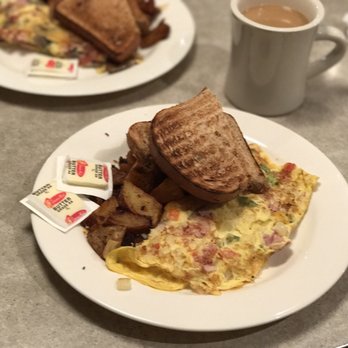 The Paramount - Ham, mushroom and cheese omelette - Breakfast & Brunch Near Me - Boston, Massachusetts