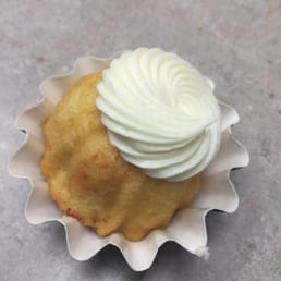 Bundt cupcake