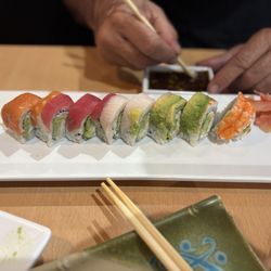 Sushingon - Rainbow roll
