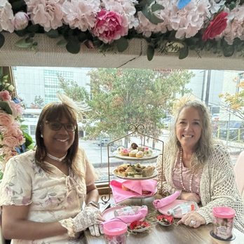 Tea Around Town - Luxe package high tea - Bus Tours Near Me - Atlanta, Georgia