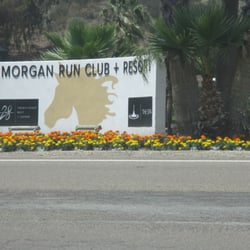 Chabad Jewish Center - When driving on Via del Valle, look for this sign and then turn right at the intersection on to Cancha de Golf.