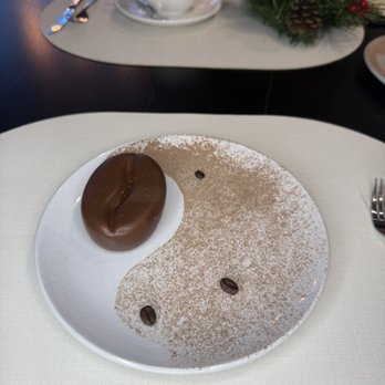 Epos Café & Restaurant - Coffee Bean Mouse Cake - French Near Me - Toronto, Ontario Epos Café & Restaurant - Coffee Bean Mouse Cake - French Near Me - Toronto, Ontario