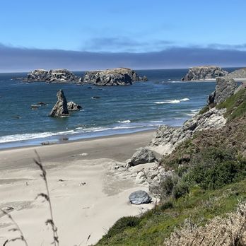 Face Rock State Scenic Viewpoint - Rocky outcroppings - Landmarks & Historical Buildings Near Me - Bandon, Oregon