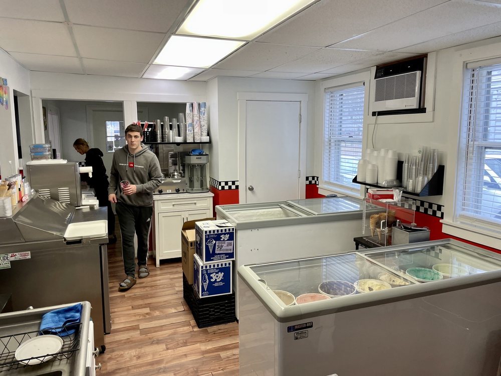 MEL’S DOWNTOWN CREAMERY COLCHESTER Updated September 2024 143