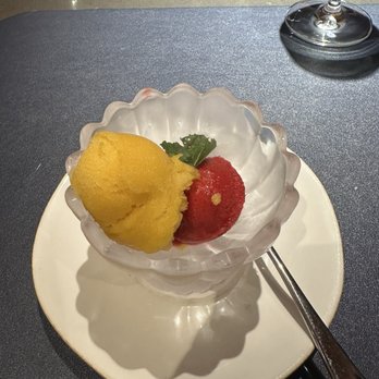 United Polaris Lounge - Sorbet - Airport Lounges Near Me - Chicago, Illinois United Polaris Lounge - Sorbet - Airport Lounges Near Me - Chicago, Illinois