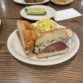 Nate'n Al's - Corned Beef on Kaiser Roll - Delis Near Me - Beverly Hills, California Nate'n Al's - Corned Beef on Kaiser Roll - Delis Near Me - Beverly Hills, California