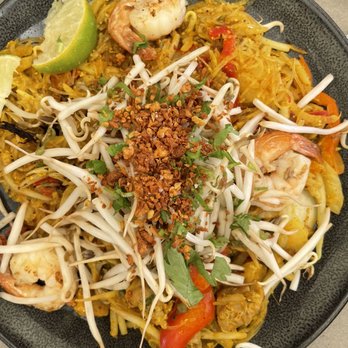 Star Noodle - Singapore noodles. - Asian Fusion Near Me - Lahaina, Hawaii Star Noodle - Singapore noodles. - Asian Fusion Near Me - Lahaina, Hawaii