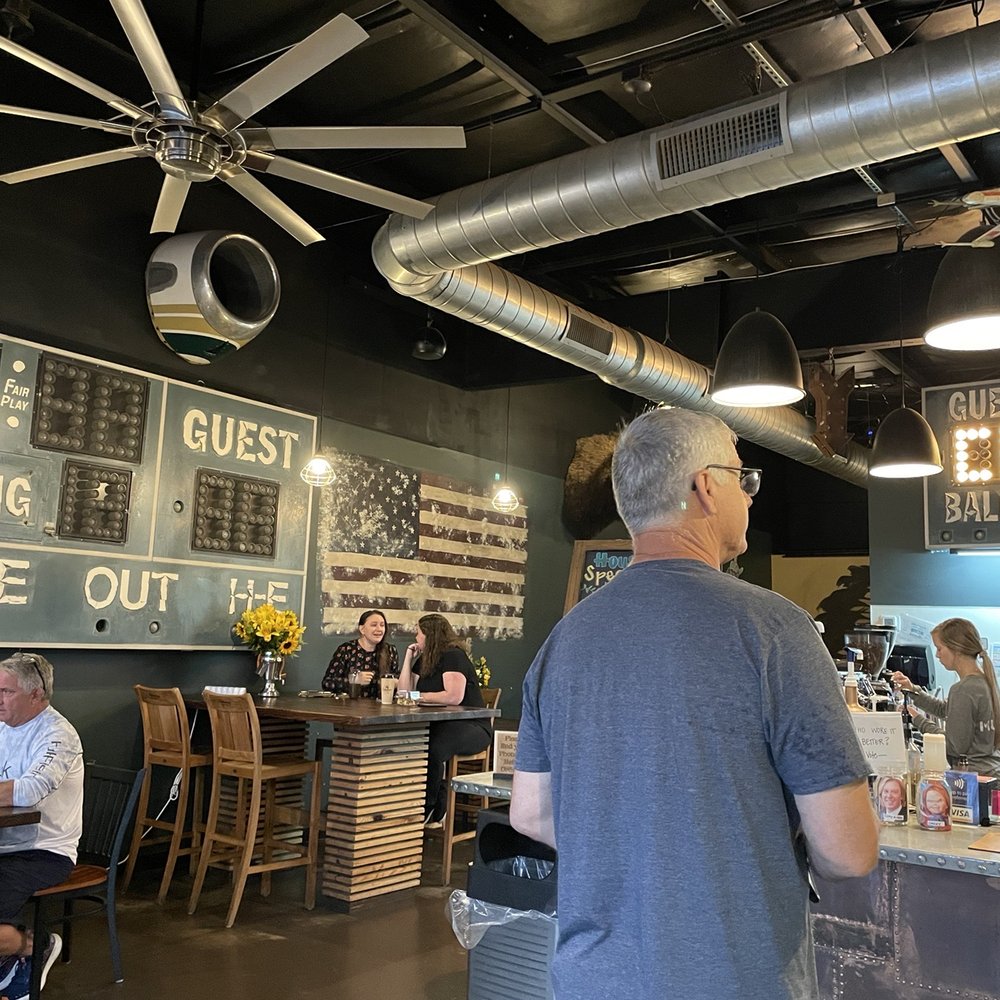 Great coffee, deserts and savory pies. They have "ghouls" menu back... pumpkin spice, etc! Great coffee, deserts and savory pies. They have "ghouls" menu back... pumpkin spice, etc!