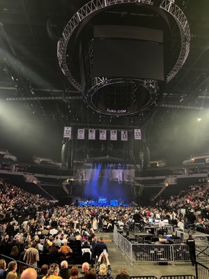 Target Center by null