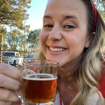 12 Fox Beer - Cheers to beer sampler trays - Brewpubs Near Me - Dripping Springs, Texas 12 Fox Beer - Cheers to beer sampler trays - Brewpubs Near Me - Dripping Springs, Texas