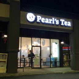 Pearl's Tea storefront. Pearl's Tea storefront.