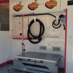Aussie Pet Mobile of Overland Park - Just detailed the grooming salon. Its sparkling!