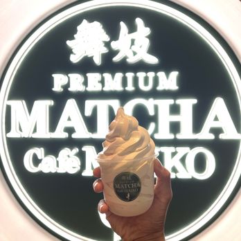 Matcha Cafe Maiko - had the strawberry and peach oolong swirl. super smooth and tasty! - Ice Cream & Frozen Yogurt Near Me - Flushing, New York
