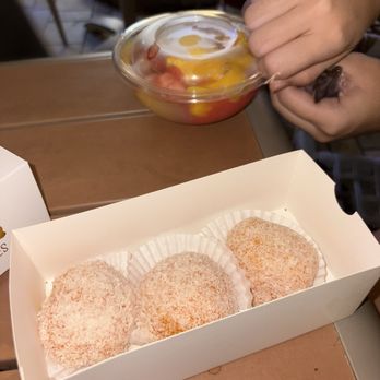 Mango Mango Dessert - Juice Bars & Smoothies Near Me - Honolulu, Hawaii