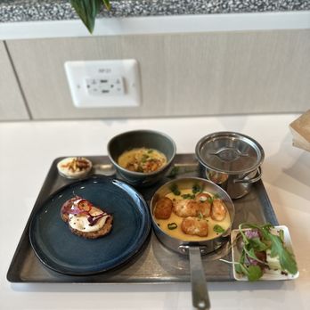 Capital One Lounge - Airport Lounges Near Me - Dulles, Virginia