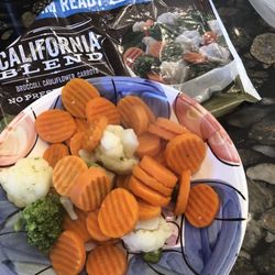 Giant Food - Where's the blend? All carrots with one or two pieces of broccoli and cauliflower.  Won't buy again.
