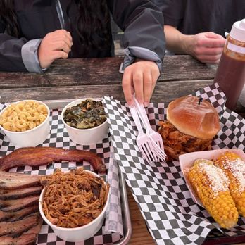 Brileys BBQ & Grill - Mac and cheese, collared greens, bacon, brisket, pulled pork, chicken sandwich with seasonal corn on the cob - Barbeque Near Me - Lake Forest Park, Washington