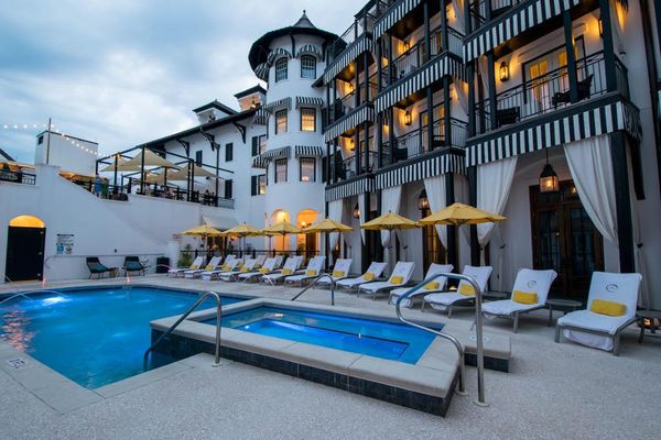 The Pearl Hotel by null