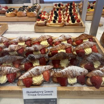 Paris Baguette - Yum!!!! - Coffee & Tea Near Me - Herndon, Virginia Paris Baguette - Yum!!!! - Coffee & Tea Near Me - Herndon, Virginia